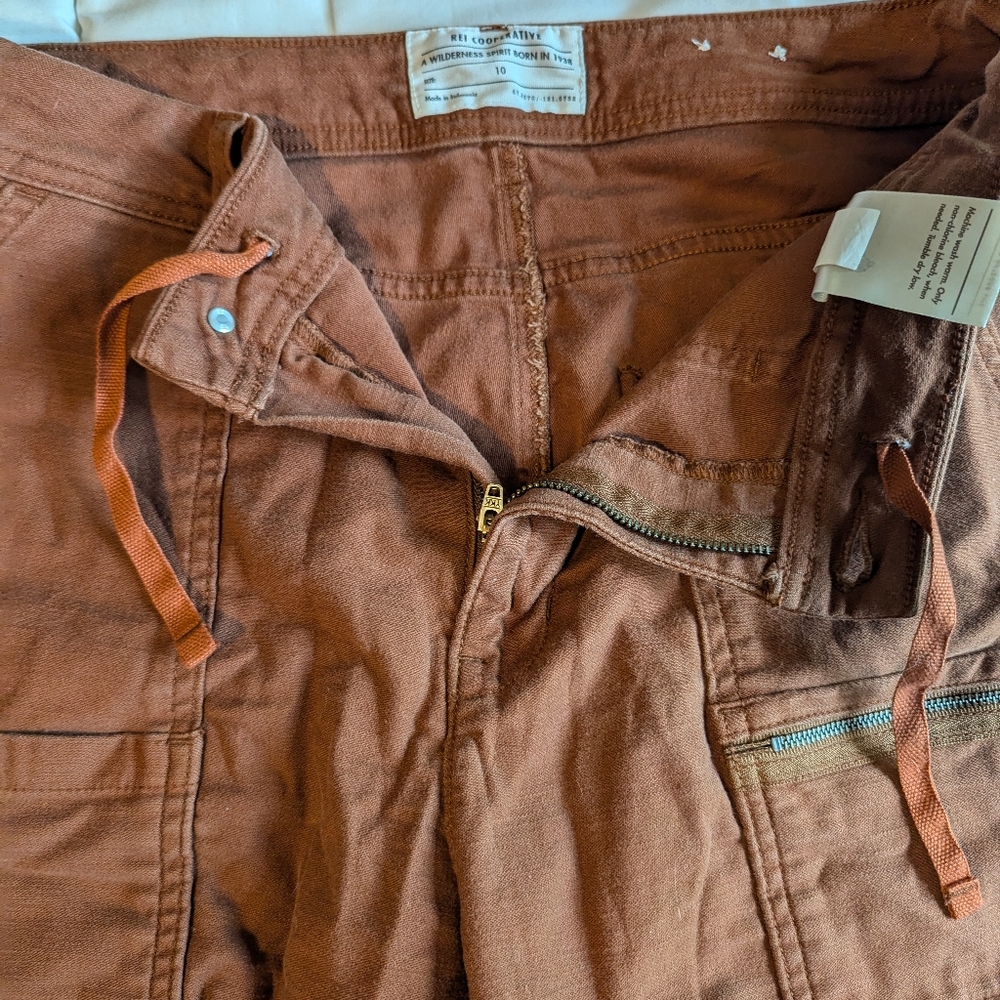 REI JOGGERS